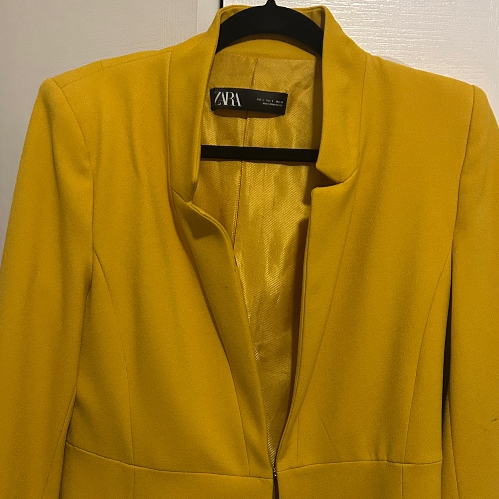 Zara Women's Bold Yellow Blazer
